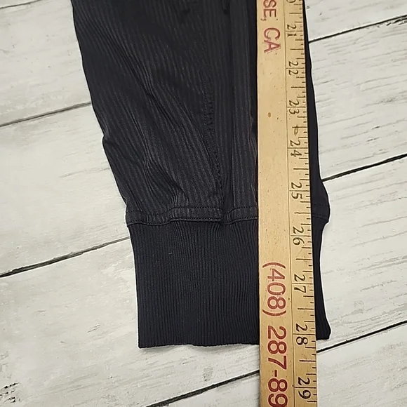 Lululemon Black Dance Studio Mid-Rise Jogger Cargo Pants Womens Size 6 Athletic - Picture 8 of 12